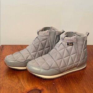 Teva ReEmber Women's Quilted Gray Ankle Boots